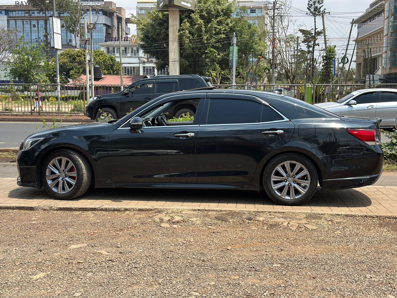 Toyota Crown 2017 Sunroof Hybrid Black