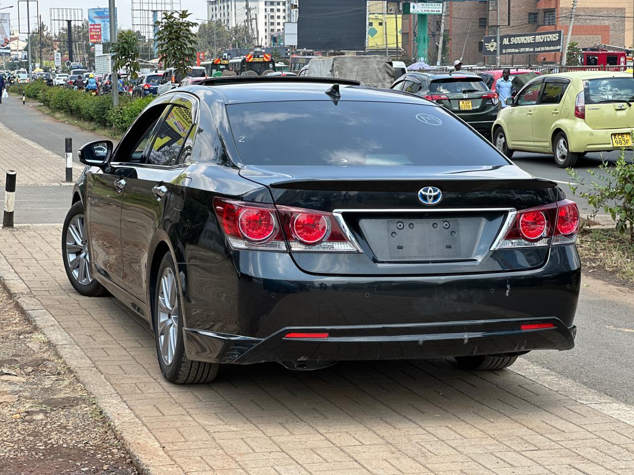 Toyota Crown 2017 Sunroof Hybrid Black