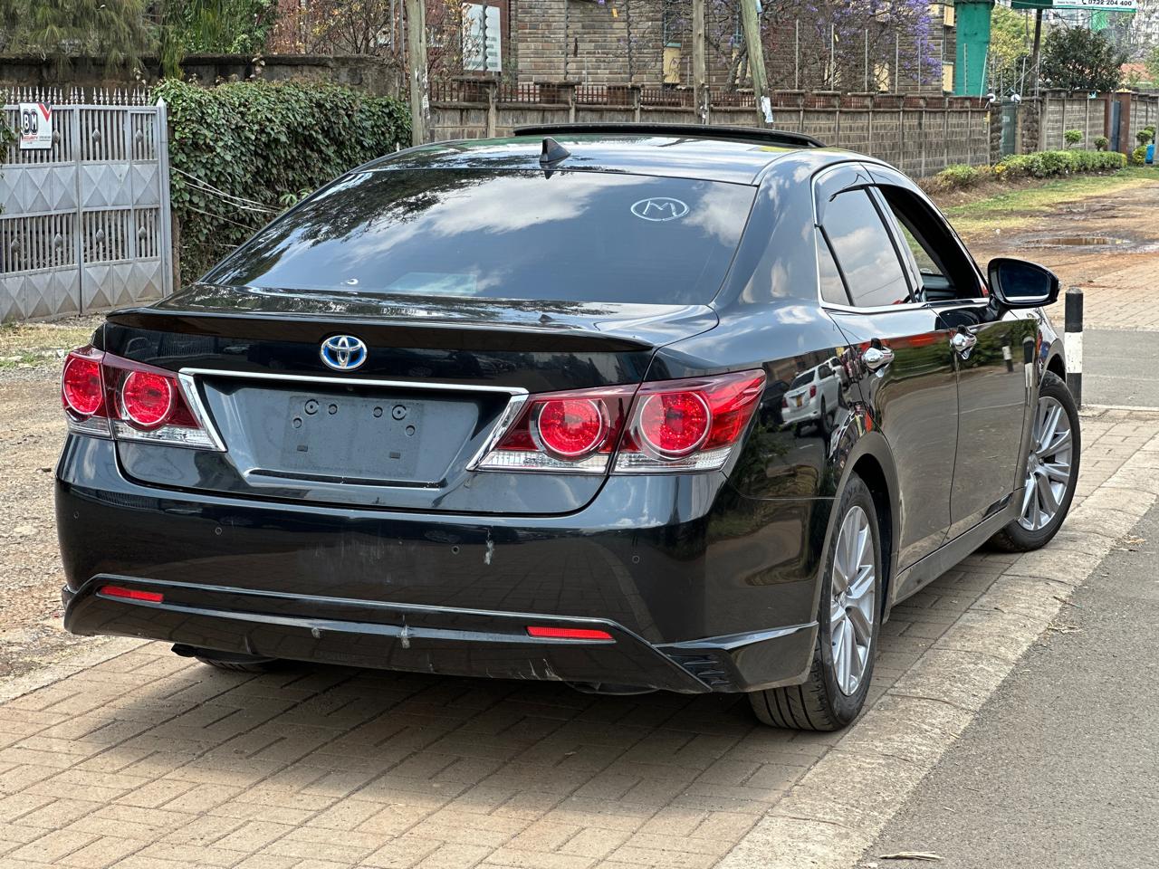 Toyota Crown 2017 Sunroof Hybrid Black