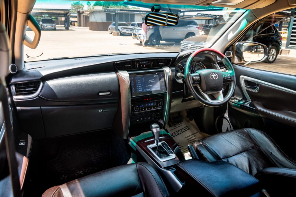 2017 TOYOTA FORTUNER 2.8GD
