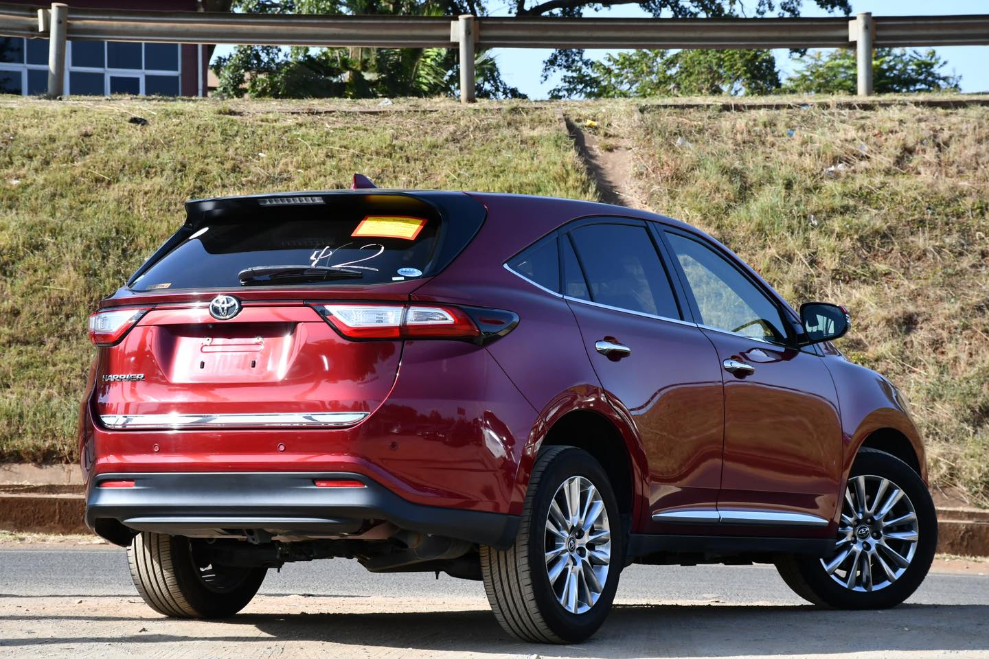 2018 TOYOTA HARRIER MILEAGE 77K KM