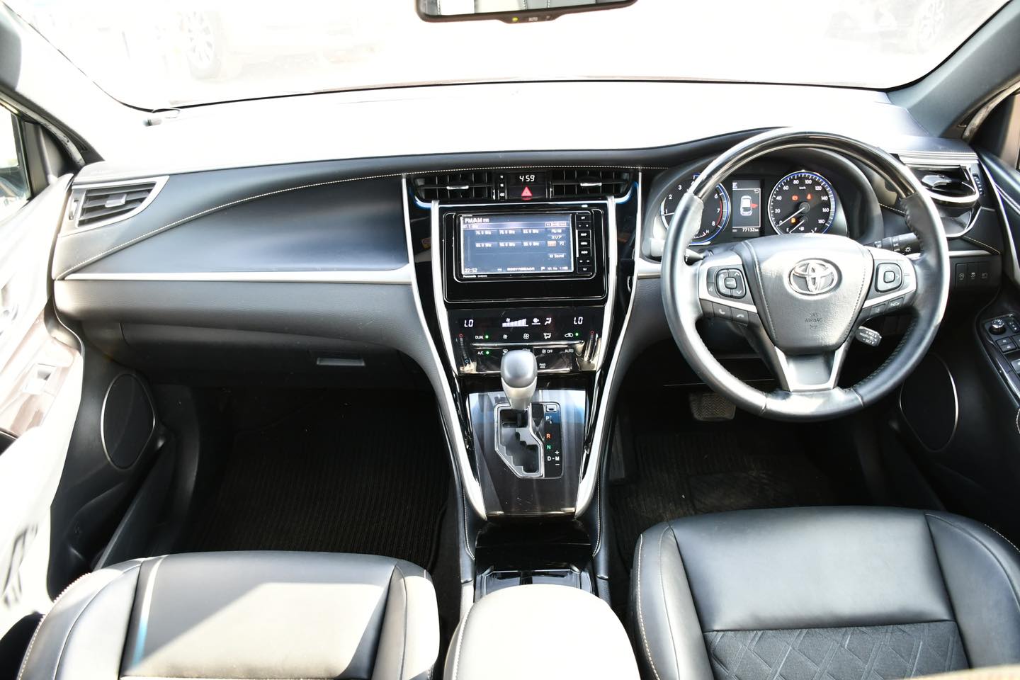 2018 TOYOTA HARRIER MILEAGE 77K KM