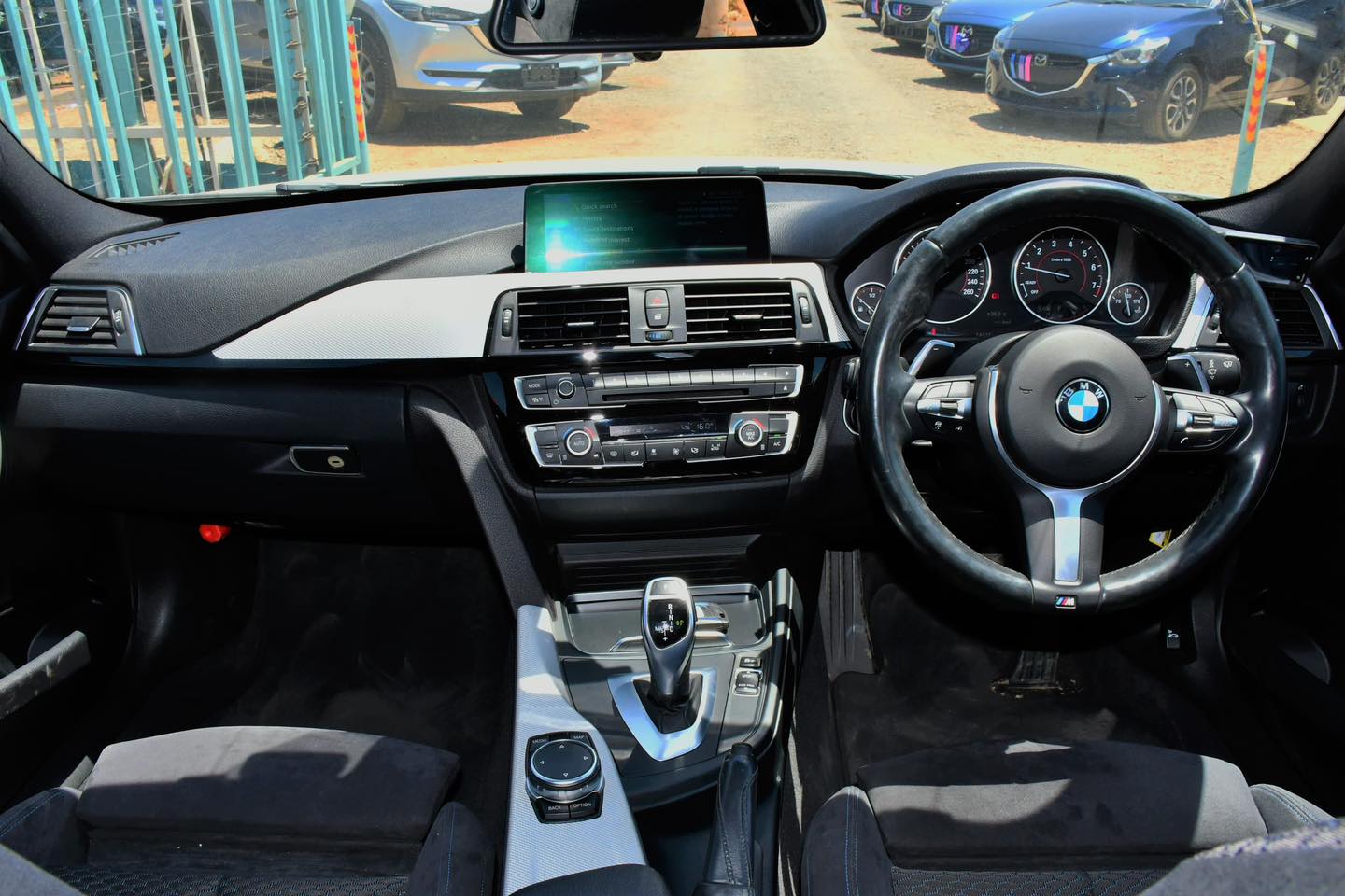 BMW 320i 2017 Model  2000cc petrol auto  3,600,000 Neg!