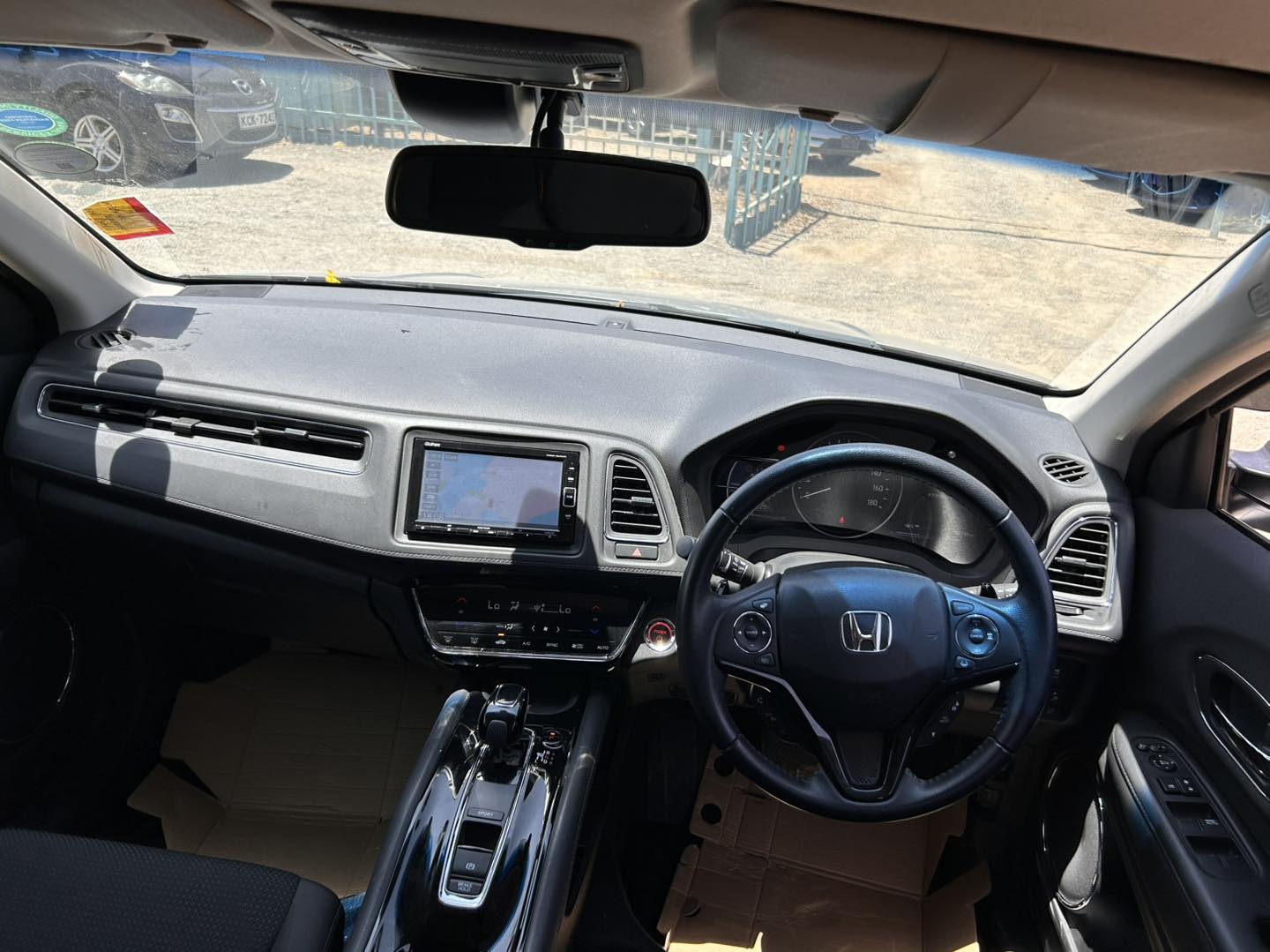 Honda vezel 2018 Model Petrol 1500cc hybrid  2,750,000 Neg!