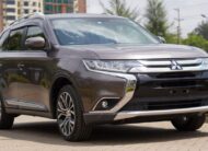 MITSUBISHI OUTLANDER 2017