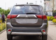 MITSUBISHI OUTLANDER 2017