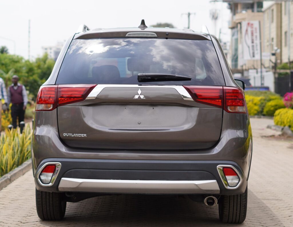 MITSUBISHI OUTLANDER 2017