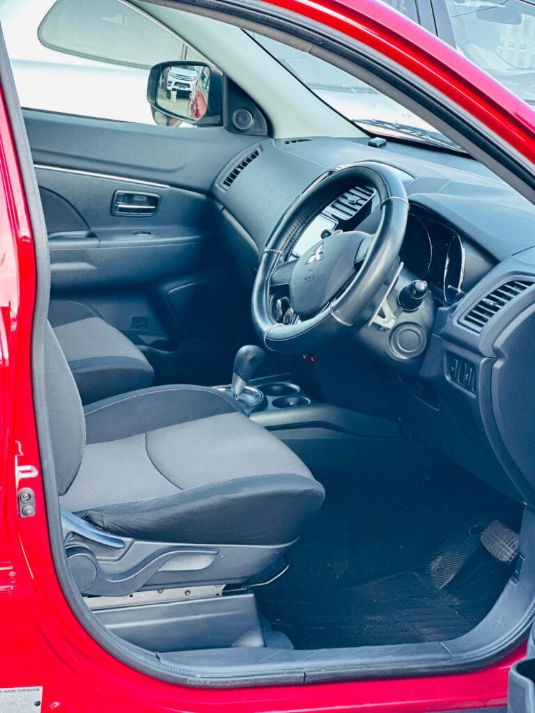 2017Mitsubishi RVR - Image 4